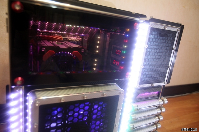Thermaltake LeveL 10GT 炫光改裝 (圖多)