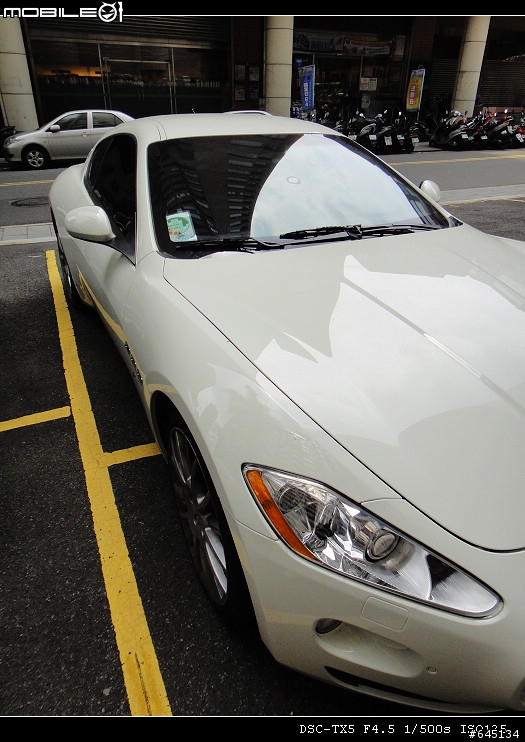 巧遇Maserati~~真的是要"眼屎那滴"(太感動了)