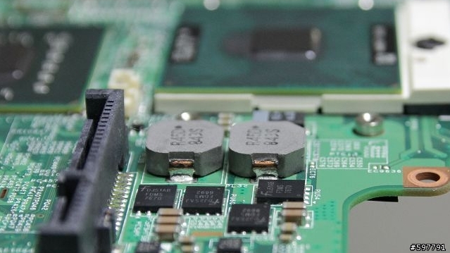 關於DELL E5400筆電螢幕會突然消失問題