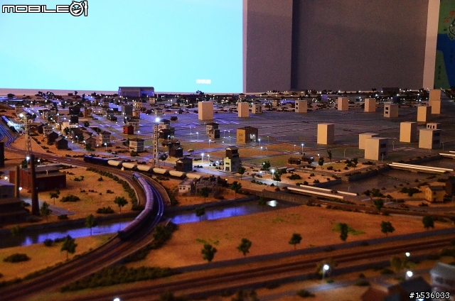 【補充】高雄臨海線動態火車模型展夜間及音效行駛影片