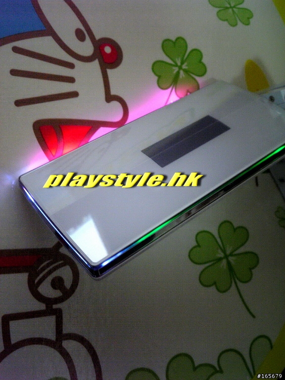 最新軟解扭脖子日機(docomo SH-10C) 裸眼3D+1610萬CCD+機面邊框來電閃燈=亮麗登場