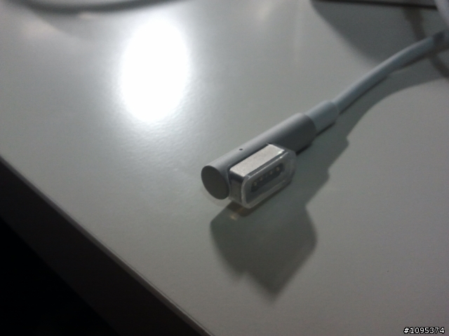 [開箱]還是選擇咬了一口蘋果 2011 Apple Macebook Pro 13"