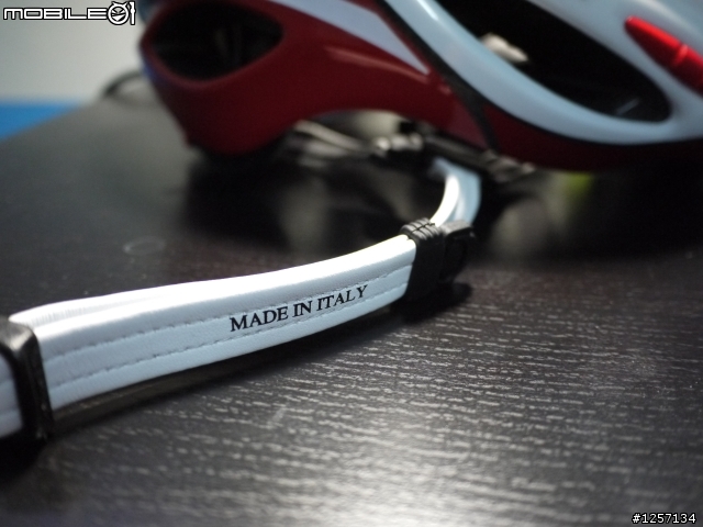 [開箱]  Kask Vertigo安全帽(紅白)