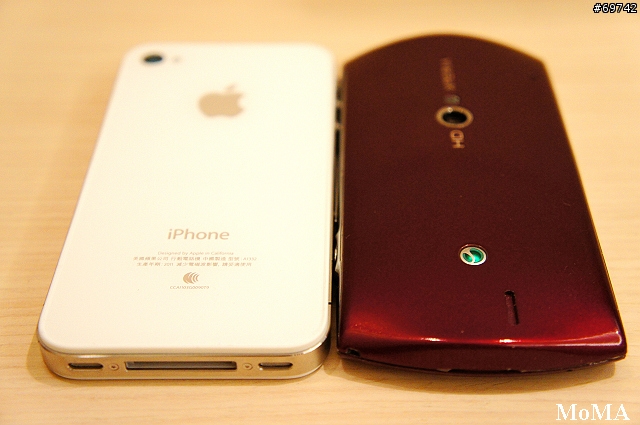 [MoMo桑分享] 我和我的白色iPhone 4 :  )