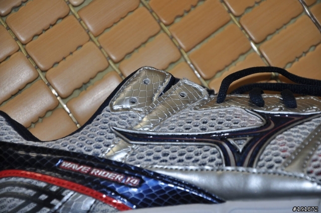 MIZUNO Wave Rider 14慢跑鞋+1