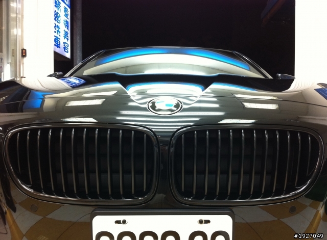 (新車+新婚=好心情)   附上女王婚紗側拍^_^
