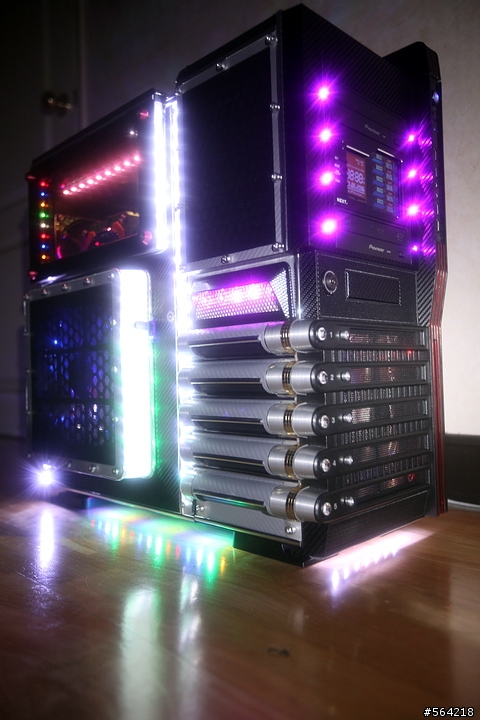 Thermaltake LeveL 10GT 炫光改裝 (圖多)