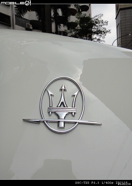 巧遇Maserati~~真的是要"眼屎那滴"(太感動了)