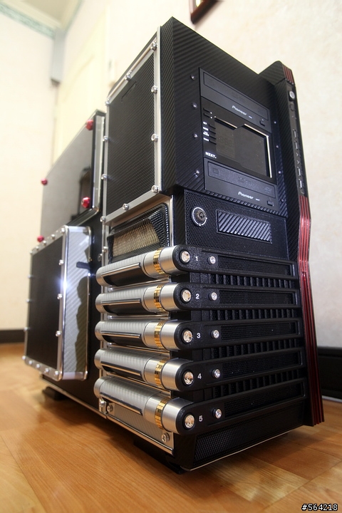 Thermaltake LeveL 10GT 炫光改裝 (圖多)