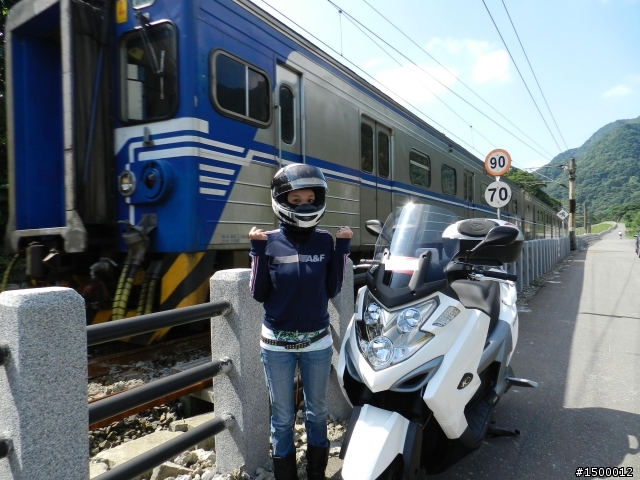 再次分享~myroad700戶外照!!