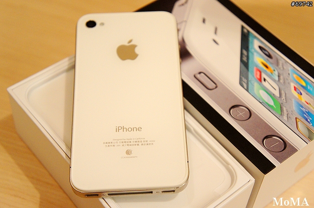 [MoMo桑分享] 我和我的白色iPhone 4 :  )