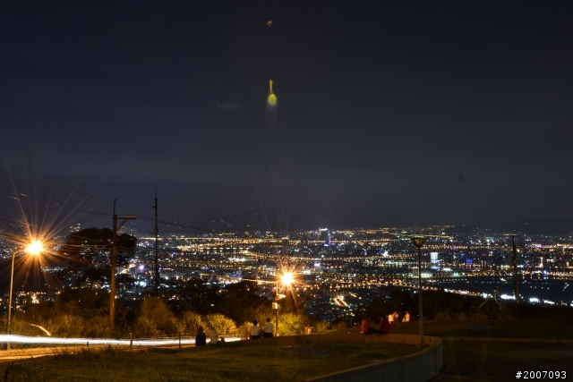 去文化大學拍夜景,出現不尋常光點