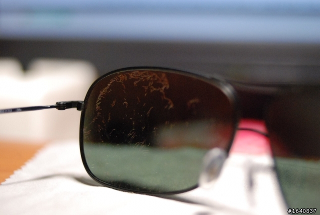 買到Ray Ban的鏡王.