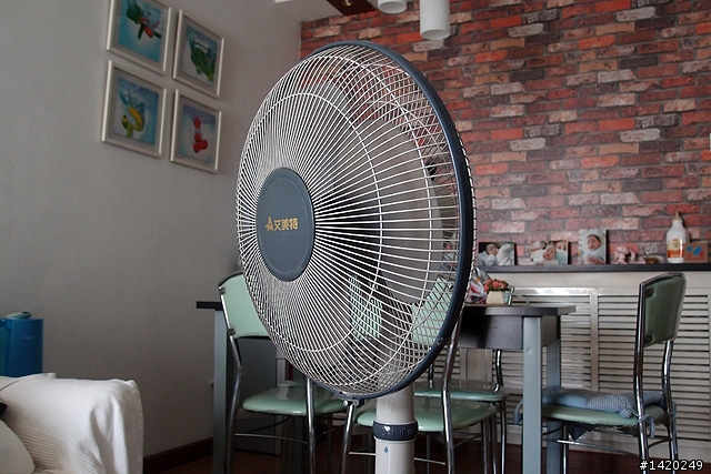 對抗乾燥炎熱的夏天～先鋒牌冷風扇