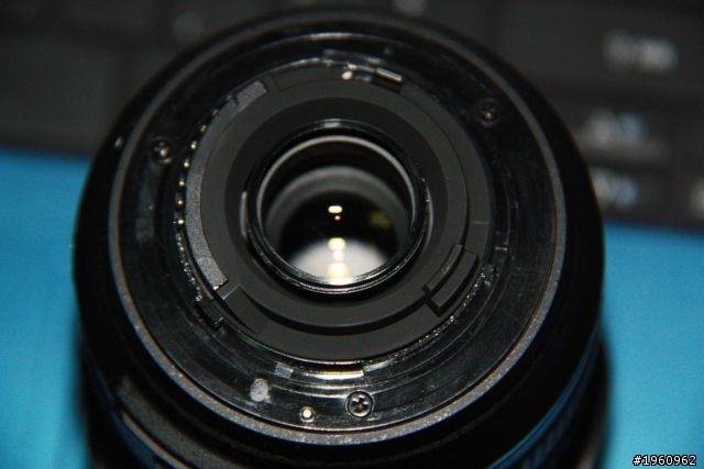 D90 搭機鏡 VR18-105  摔到了  這樣維修會很貴麼?