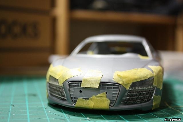 REVELL  1/24  AUDI  R8  作工中...