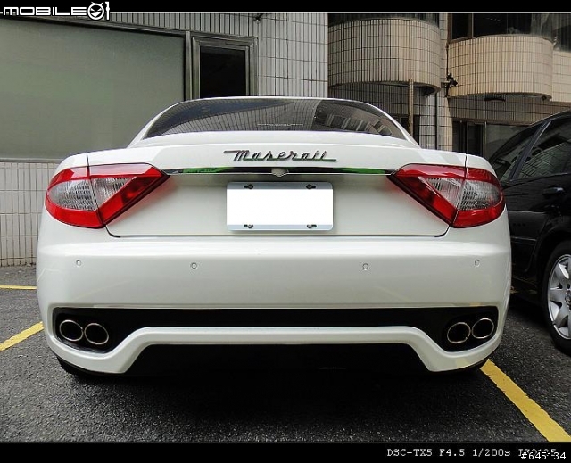 巧遇Maserati~~真的是要"眼屎那滴"(太感動了)