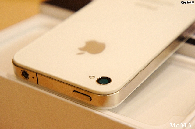 [MoMo桑分享] 我和我的白色iPhone 4 :  )