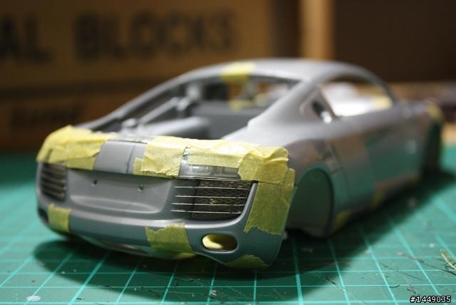 REVELL  1/24  AUDI  R8  作工中...