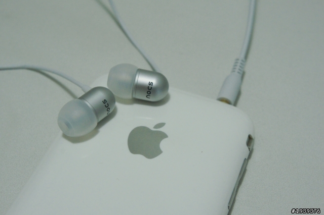 北歐瑞典nocs iPad 2, iPhone, iPod 專用鋁合金耳機開箱~~~