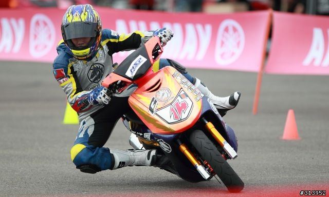 YAMAHA勁戰車友聚會之比賽照片