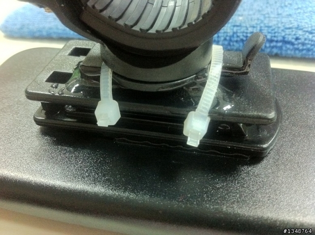 [分享]自製IPHONE4車架