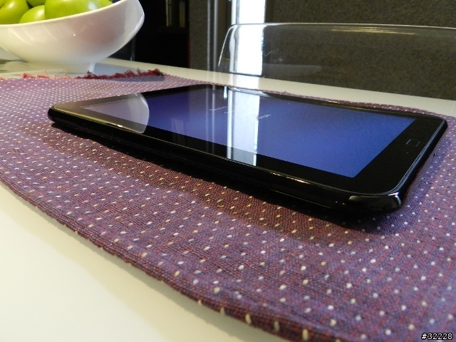 [開箱]首款~也是最後一款由HP出品~搭載WebOS 3.0的平板電腦~hp Touchpad!