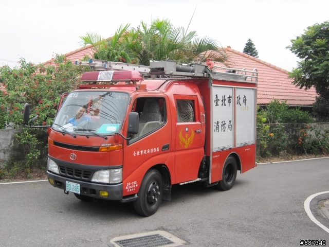 開車出門發現受傷果子狸(6樓有影片)