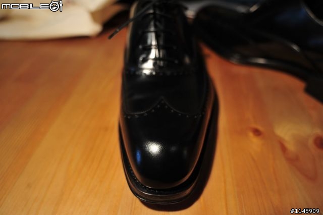 [一點也不時尚]Salvatore Ferragamo亮黑男鞋 捕實穿