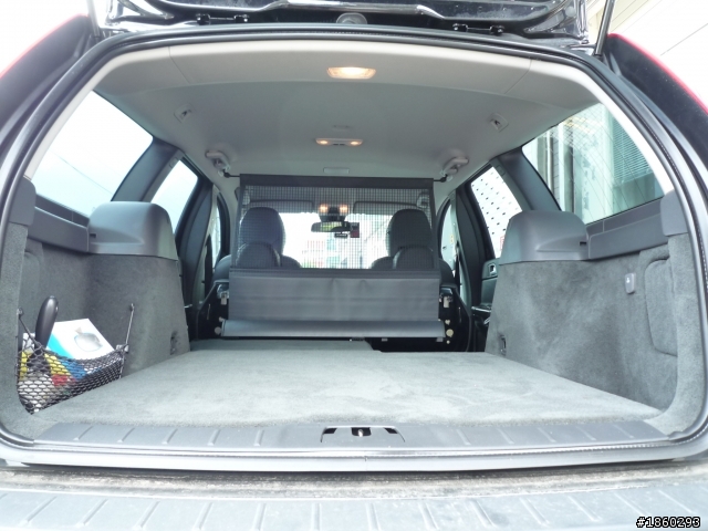 V50 D4 R  6個月滿30000km+後廂隔網開箱