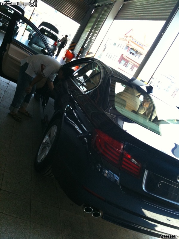 BMW 5 系列 deep sea blue 不專業小開箱