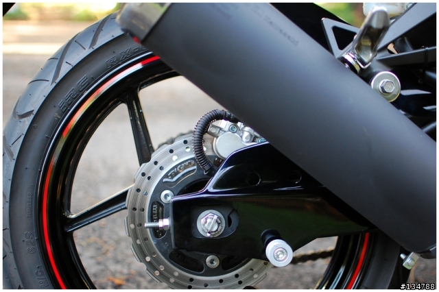 [開箱]走進高雄城市的白色小忍者Ninja250R!圖多!