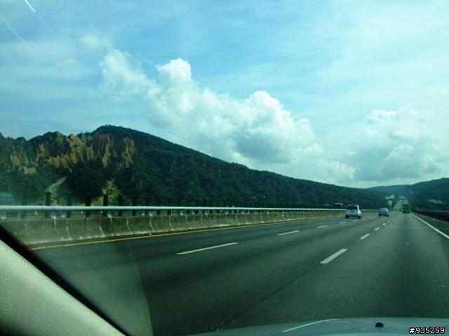 mondeo出差油耗4.0L /100km(約25)我破自己的紀錄了  101/02/28 補充