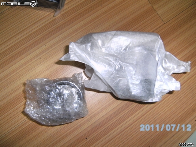 期待已久的NEX-5雙鏡組(金)開箱囉~~~