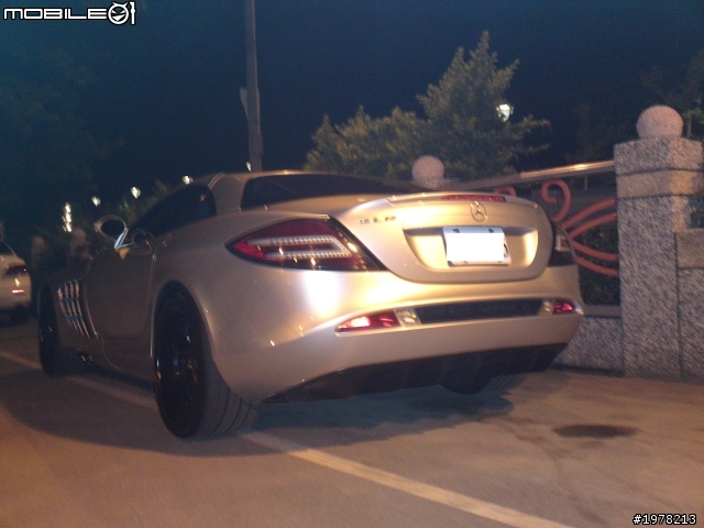 前陣子在板橋拍的Mercedes Benz SLR