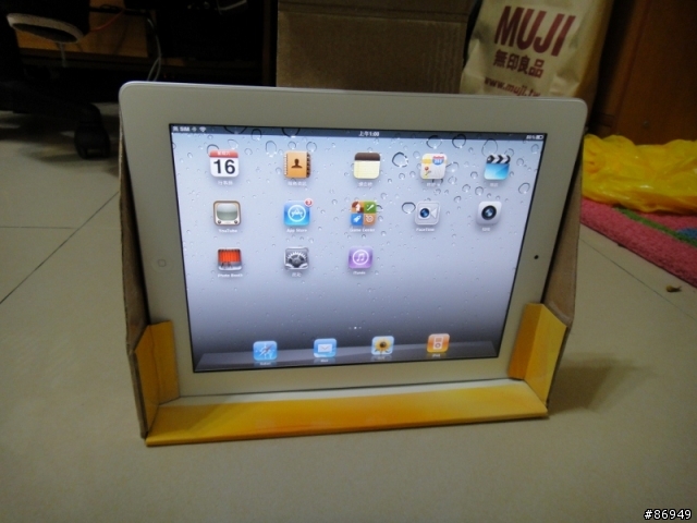 I PAD 2 紙箱車架
