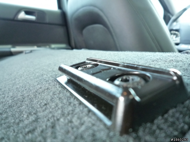 V50 D4 R  6個月滿30000km+後廂隔網開箱