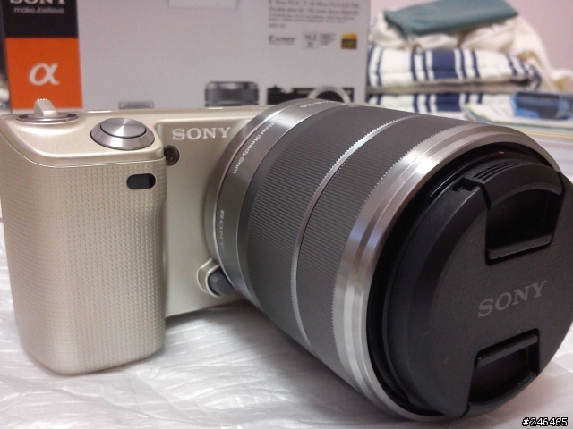 在Y購買的NEX-5D金色版