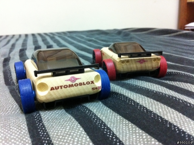 AUTOMOBLOX 玩具車