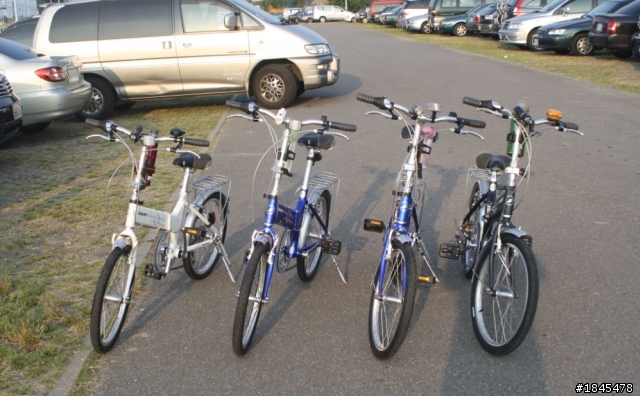 SUV4+4 : 從此不用再租腳踏車