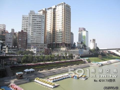 美麗春天,麗景四季飯店跟碧潭飯店附近大樓