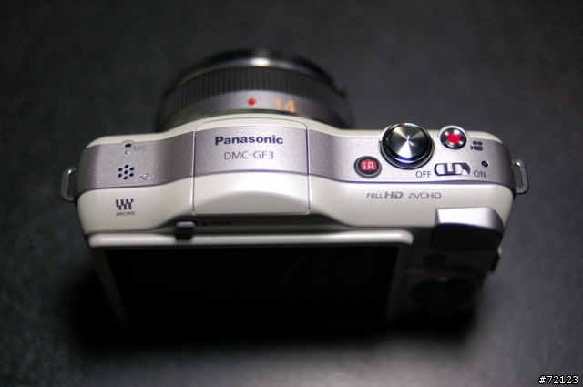 PCHOME預購的小三機收到了....Panasonic GF3