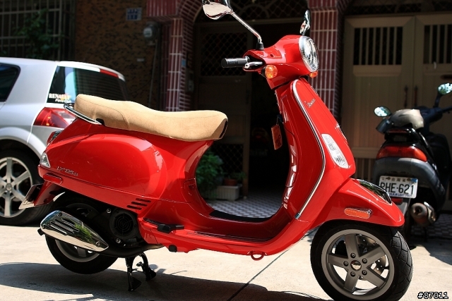 [開箱] Vespa LX125 火紅...