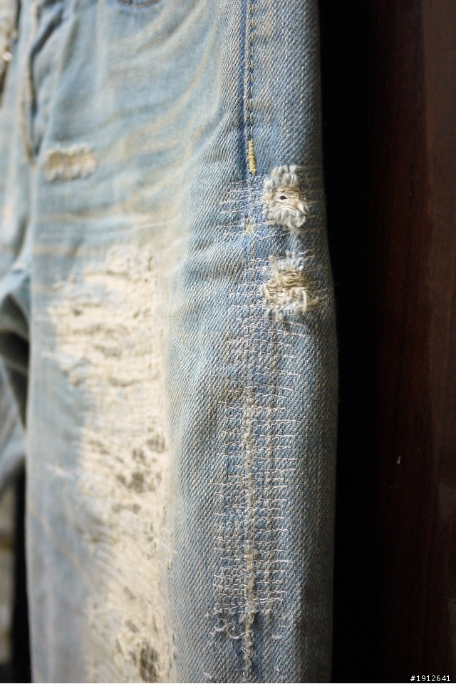 [分享] Hysteric Glamour HG NOBU SP Remake Denim (Light Indigo) W30