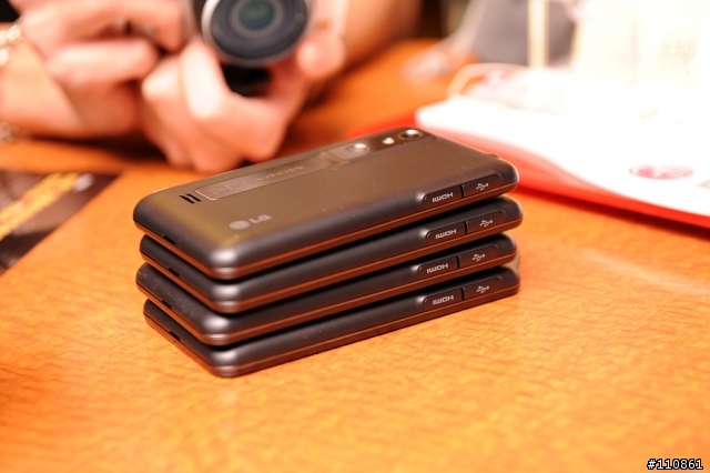 裸視3D誕生-  LG Optimus 3D頂級手機體驗會分享