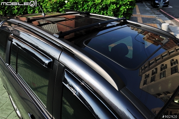 [開箱] 新好爸爸のFord i-MAX Ghia七人座
