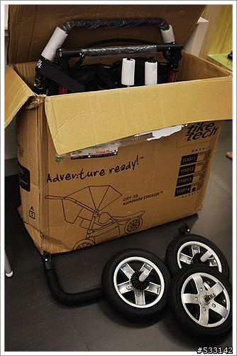 我家的航空母艦 Tiketech - CityX3 Swivel Twin Stroller