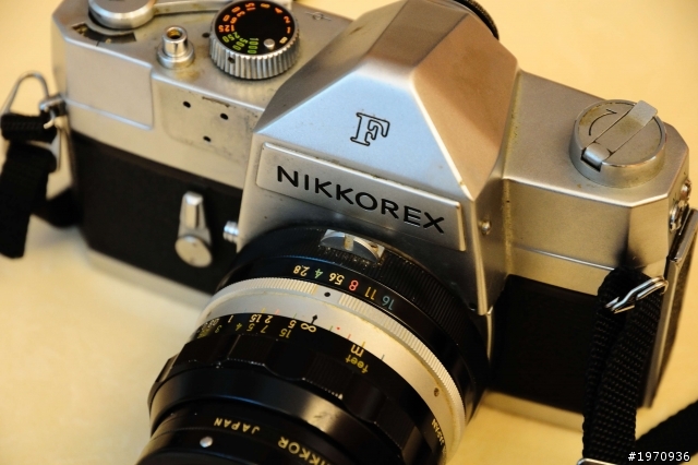 家裡挖到的老Nikon