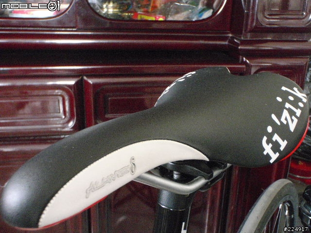 [分享]2010年GIANT DEFY Advanced 2 入手細部照片