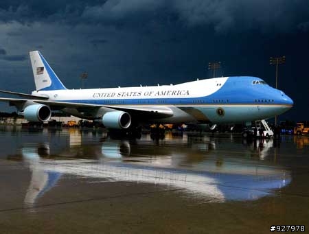 熟女直闖Boeing747-400駕駛艙休息室